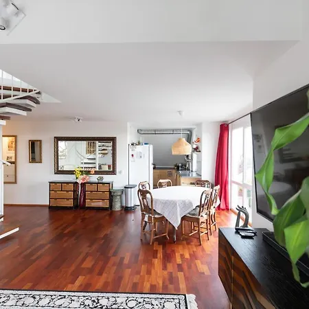 The Beverly Hills Of Frankfurt In Penthouse Or Garden Apartment *